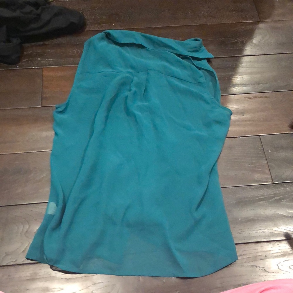 Sleeveless Button Down Top - image 3